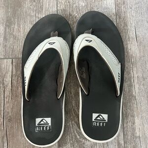 Reef men’s size 11 flip flops with bottle opener